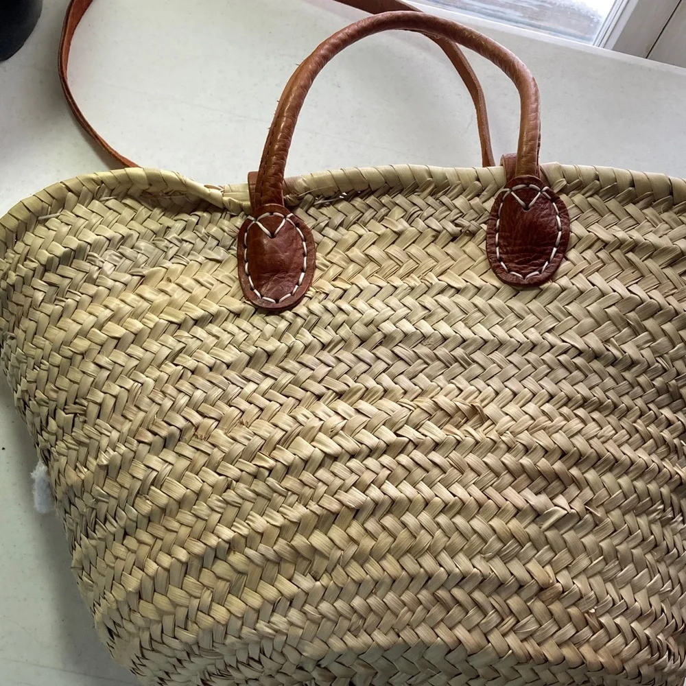 “French Riviera” script: Tan Woven Tote Bag - Picture 6 of 13